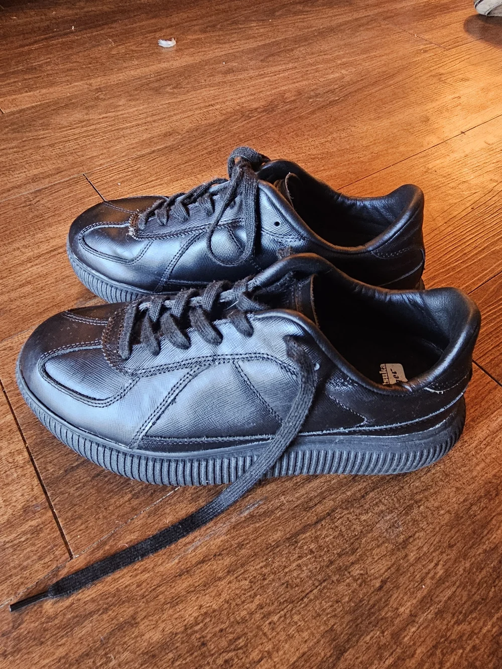 Onitsuka Tiger Delacity Black Leather Low-Top Sneakers